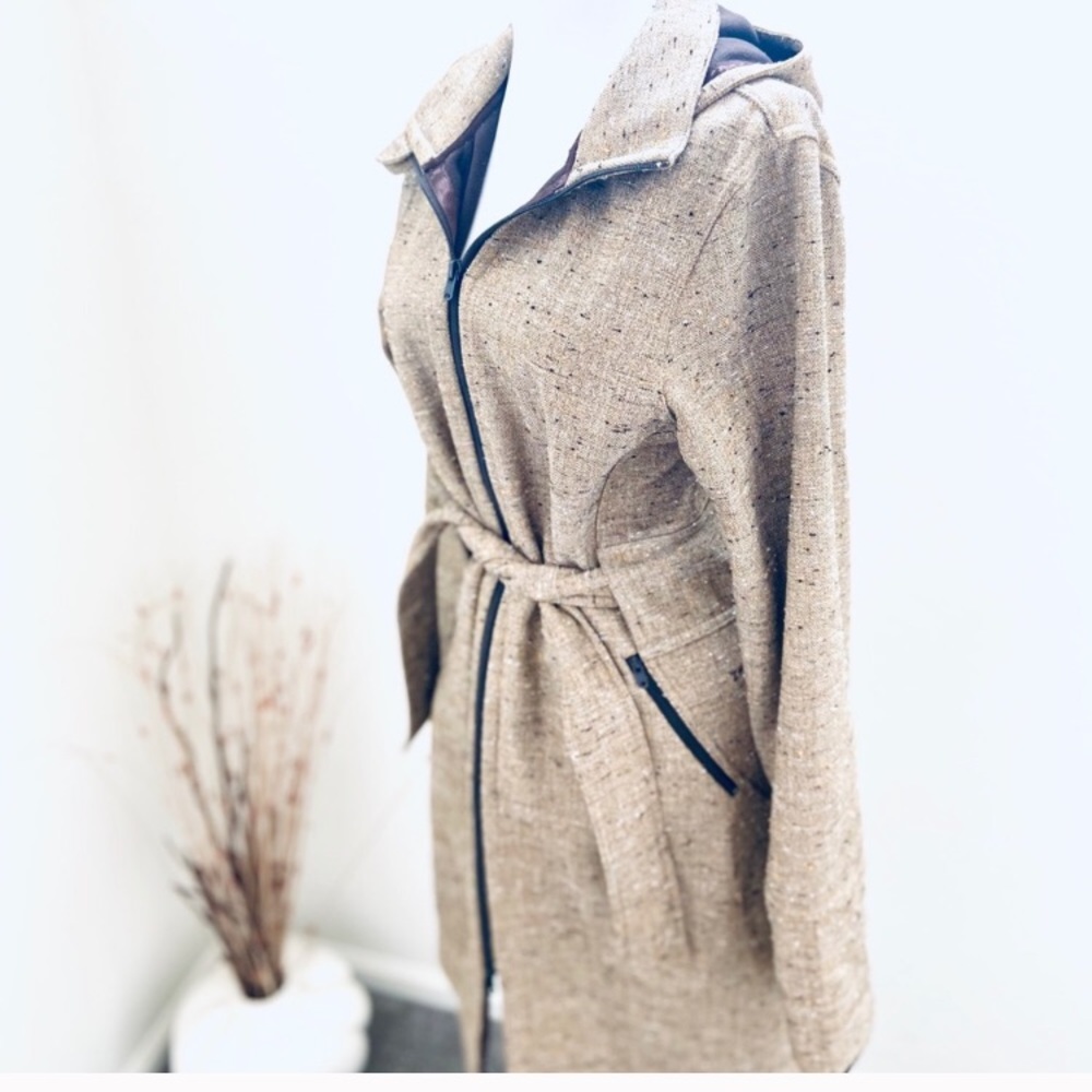 EUC!! Zella jacket, timeless and so soft!